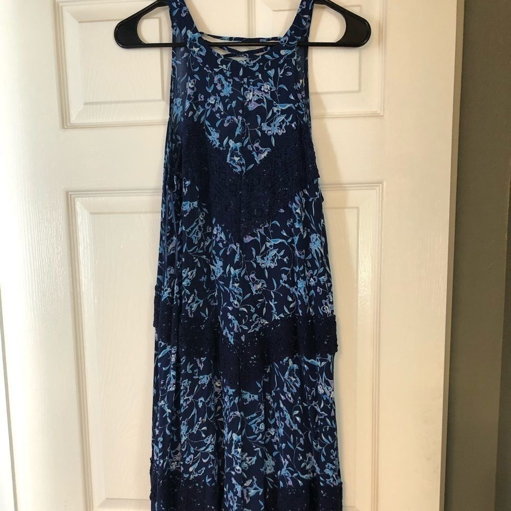 Francesca’s”s Blue print floral maxi dress-M - Picture 2 of 3
